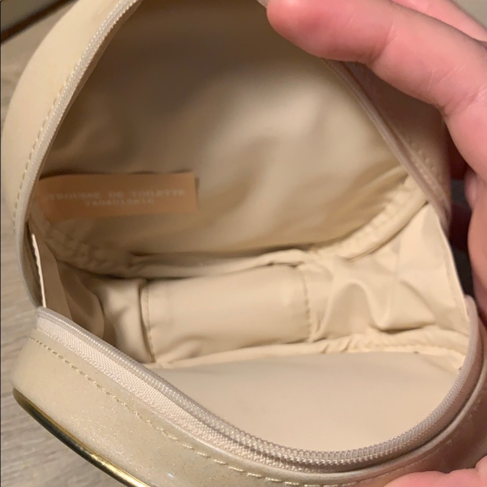 DIOR Round Pouch❣️ - Picture 4 of 6